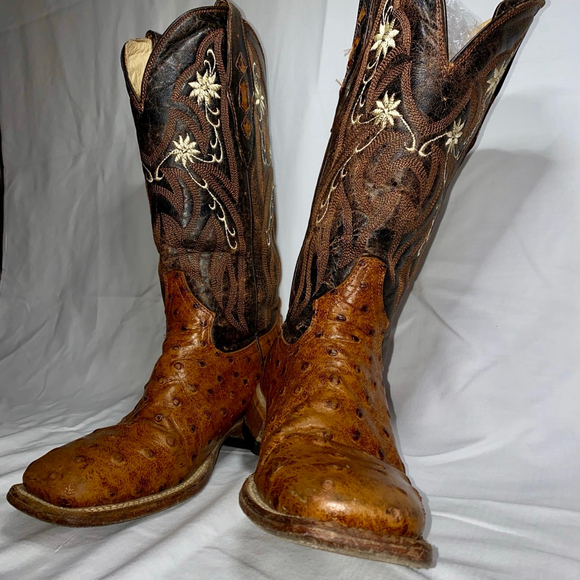 Cowtown Women’s Full Quill Ostrich Print Square Toe Boots - Picture 3 of 14